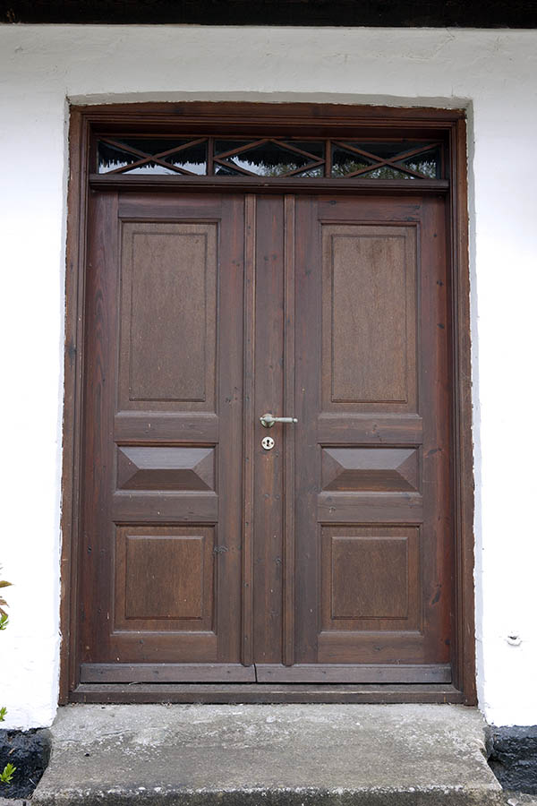 Photo 08380: Panelled, oiled double door with top window