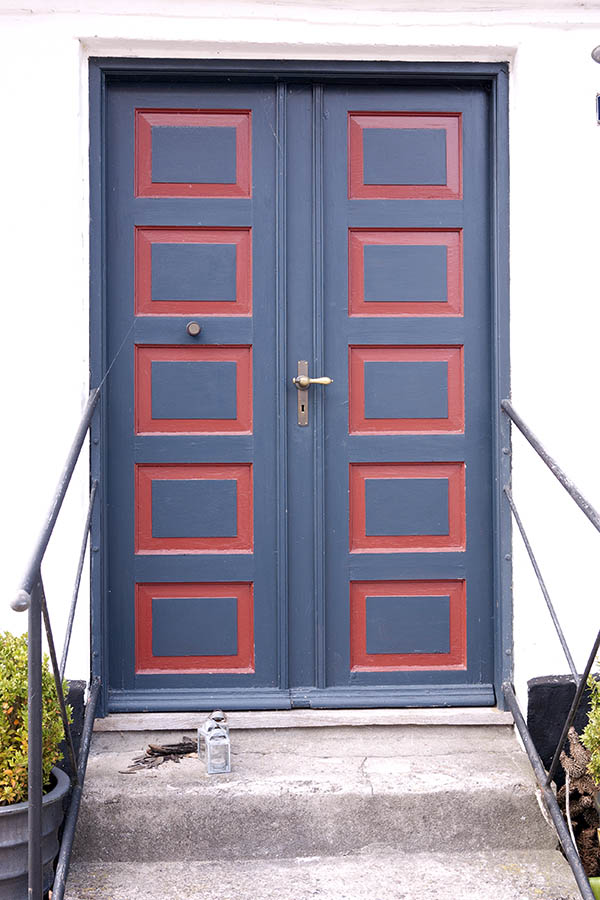 Photo 08553: Panelled, dark grey and crimson red double door with top window