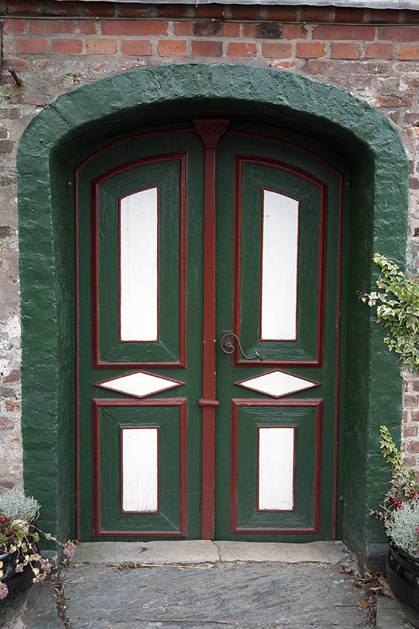 Photo 09775: Formed, panelled, green, red and white double door