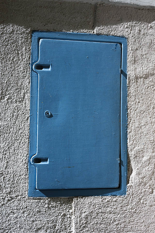 Photo 15256: Light blue trapdoor