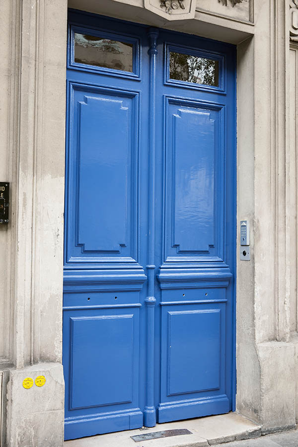 Photo 15557: Panelled, blue double door with door lights