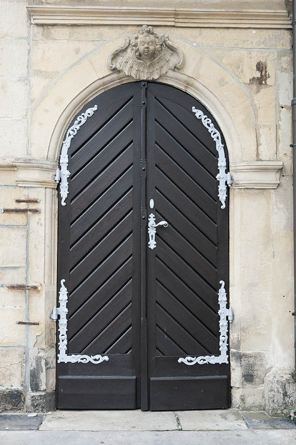 Photo 16287: Panelled, formed, black double door