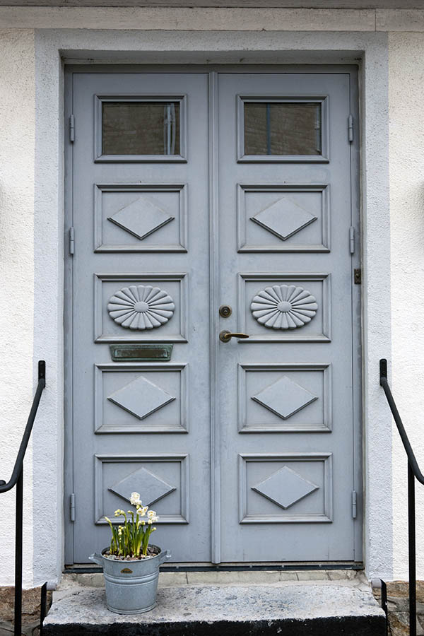 Photo 18272: Panelled, grey Simrishamn double door