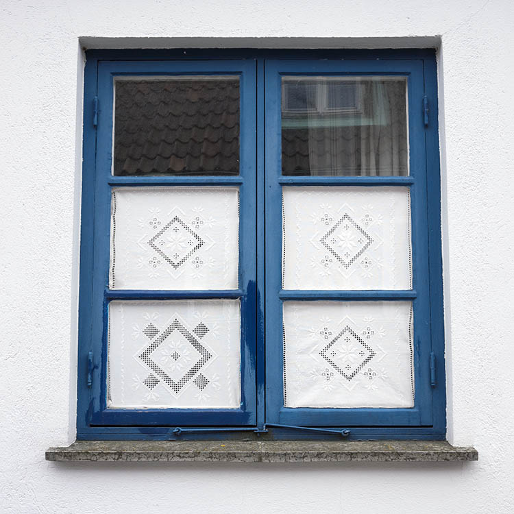Photo 18662: Blue window with two frames and six panes
