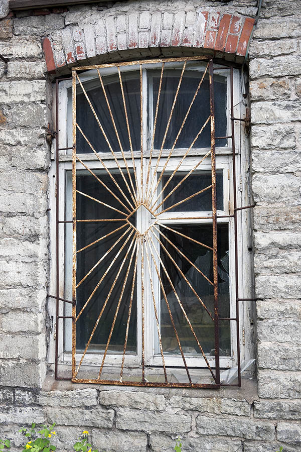 Photo 20076: Worn, white, latticed, formed window with five frames