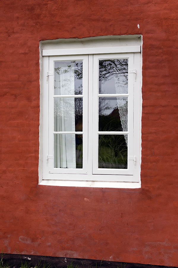 Photo 25124: White window with two frames and six panes