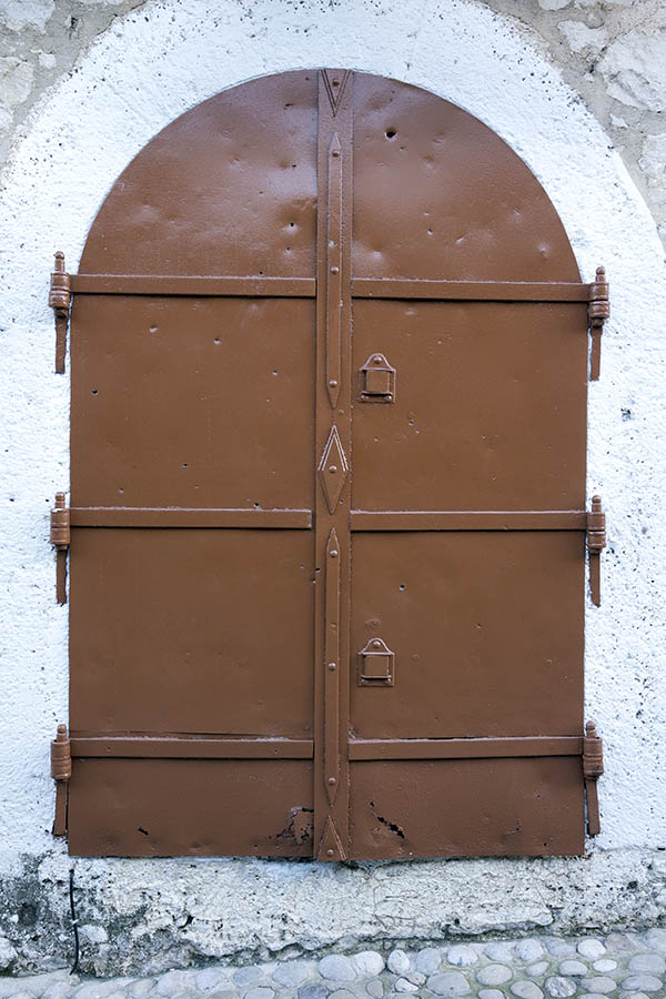 Photo 26205: Formed, brown metal plate double door