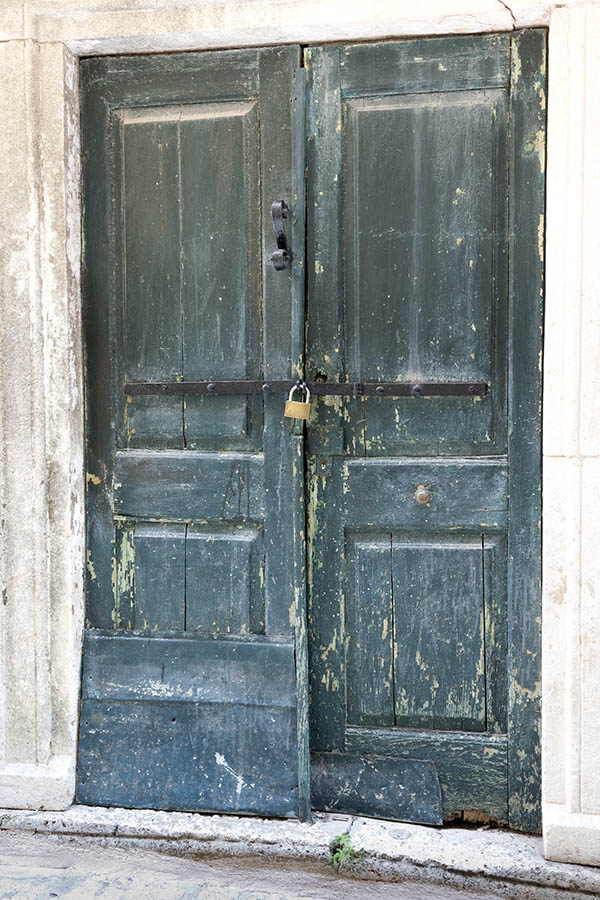 Photo 26296: Decayed, panelled, teal double door