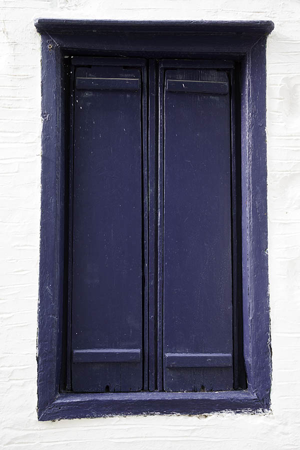 Photo 26781: Violet, double shutters of boards