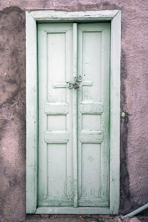 Photo 26797: Narrow, light green, panelled double door