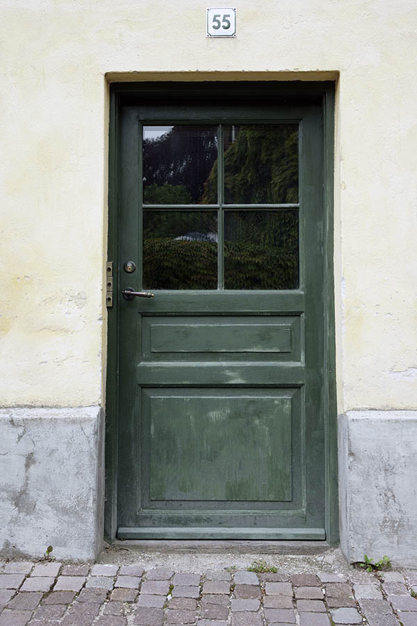Photo 27208: Panelled, green door with door light