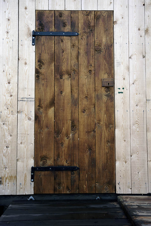 Photo 27349: Oiled door of boards