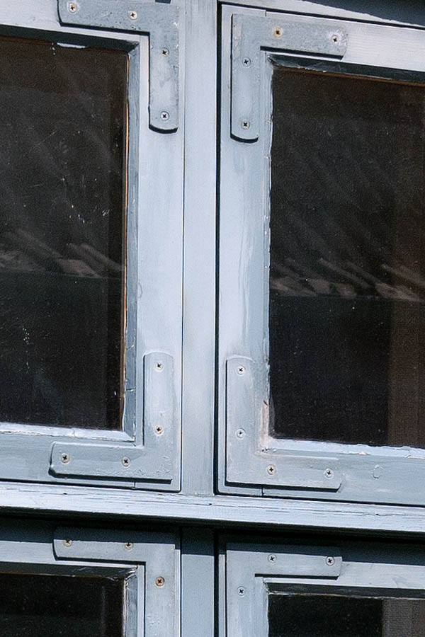 Photo 08731: Teal window in Dannebrog style with six frames and nine panes
