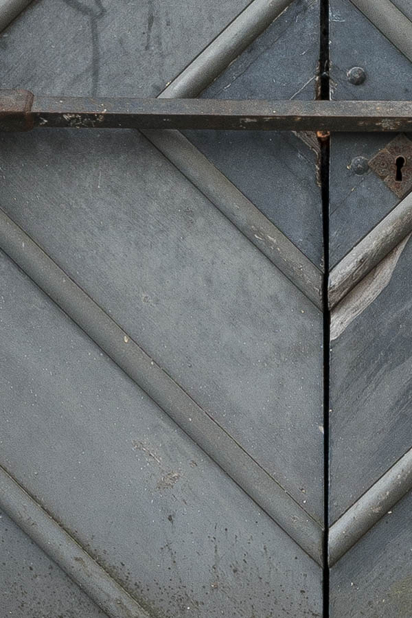 Photo 20221: Grey double door of diagonal boards