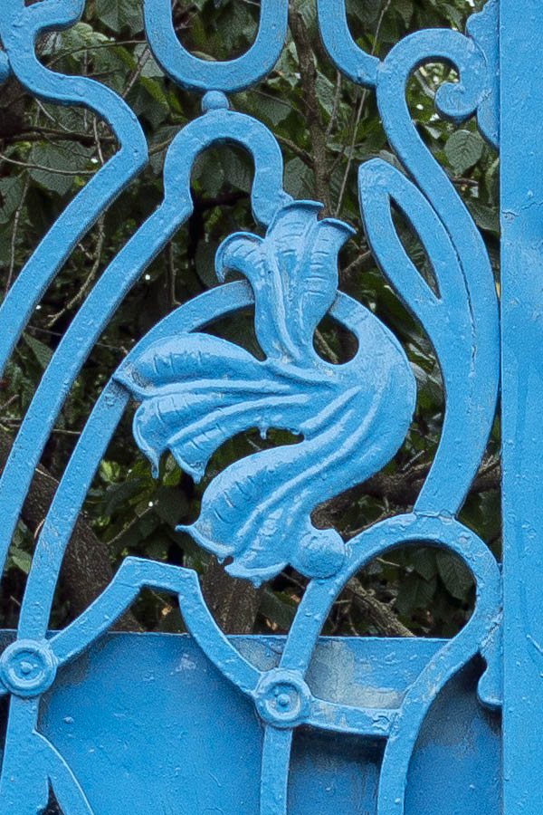 Photo 25799: Formed, light blue metal plate double door with lattice in Art Nouveau style