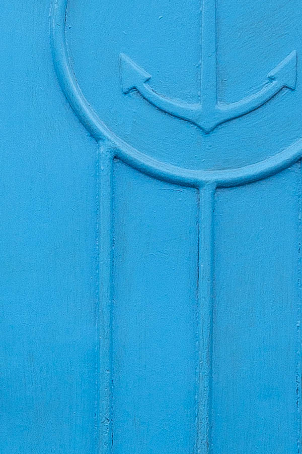 Photo 26131: Light blue metal plate double door with door lights and decoration