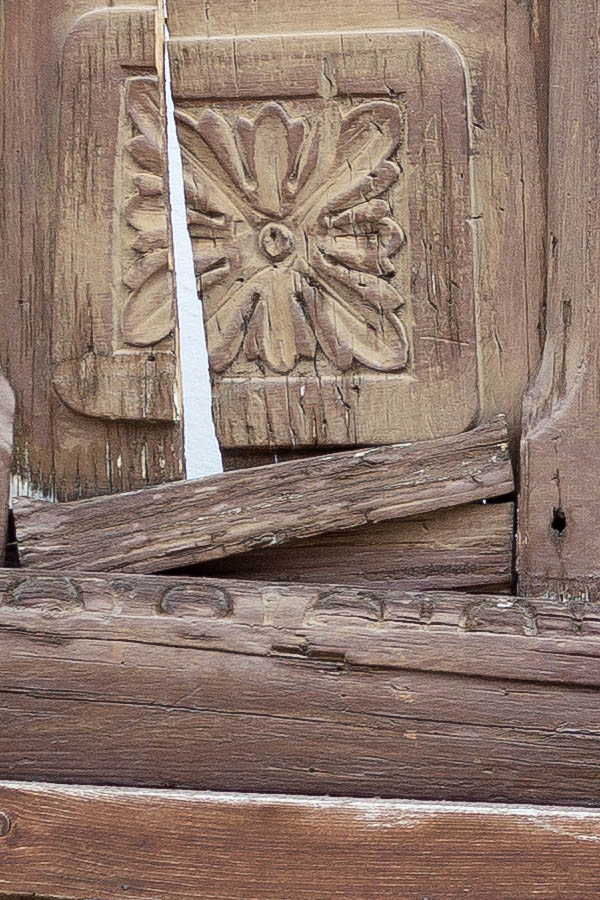 Photo 26388: Decayed, panelled, carved, brown, oiled double door