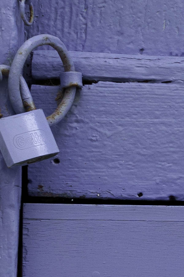 Photo 26733: Violet trapdoor with padlock.