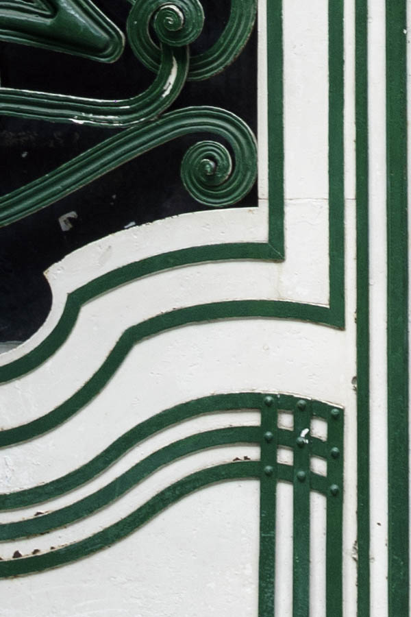 Photo 27387: White and green metal double door in Art Nouveau style with formed door lights