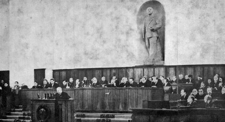 XXe Congrès du parti communiste de l'union soviétique, Recueil de documents édité par Les cahiers du communisme