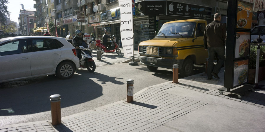 Kibris Sehitleri Caddesi 3