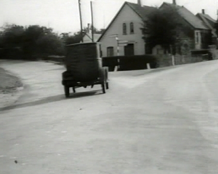 Bilen drejer mod Odense - The car turns towards Odense