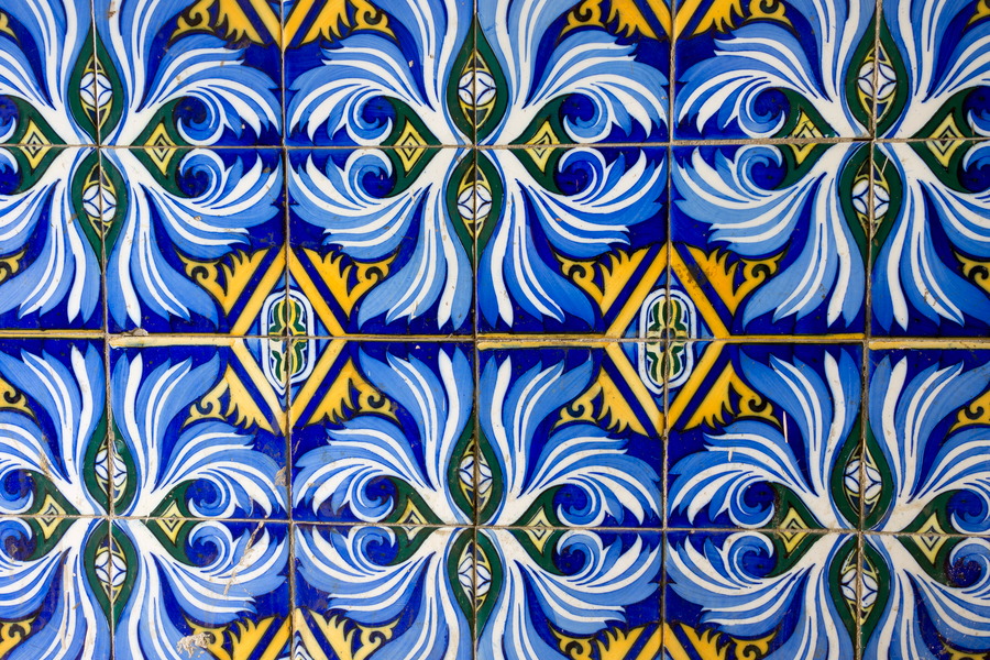 Photo 24600: Wall with blue, yellow and green tiles