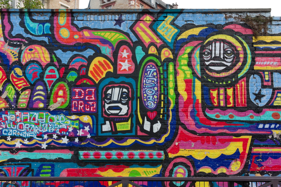 Photo 27402: Wall grafitti in red, blue, green, yellow and white