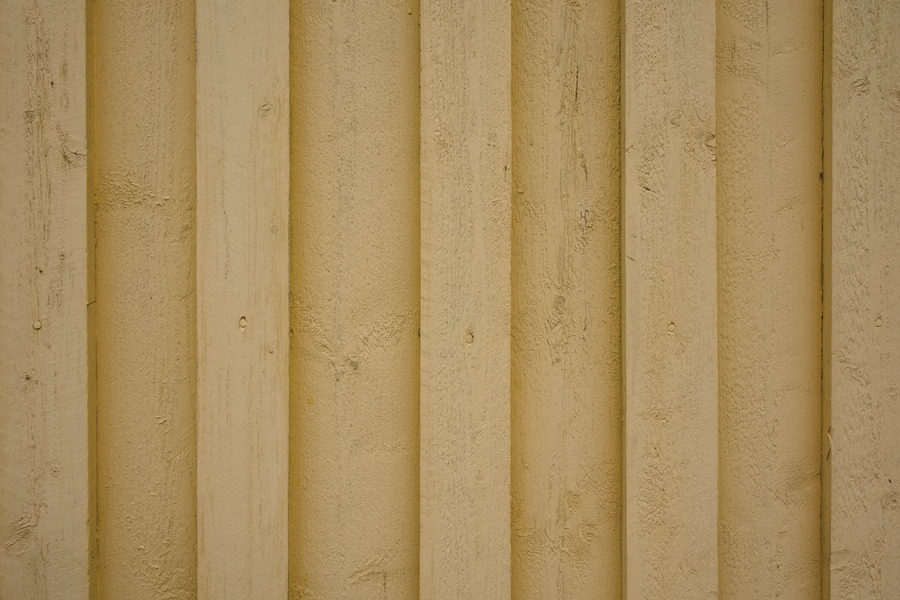 Photo 27489: Yellow board wall. Well maintained.