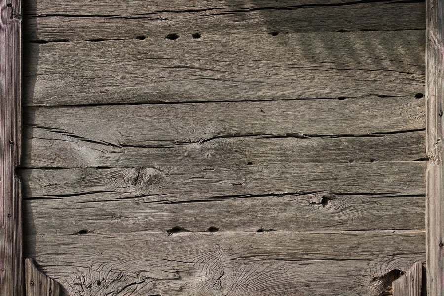 Photo 27518: Wall of unpainted boards